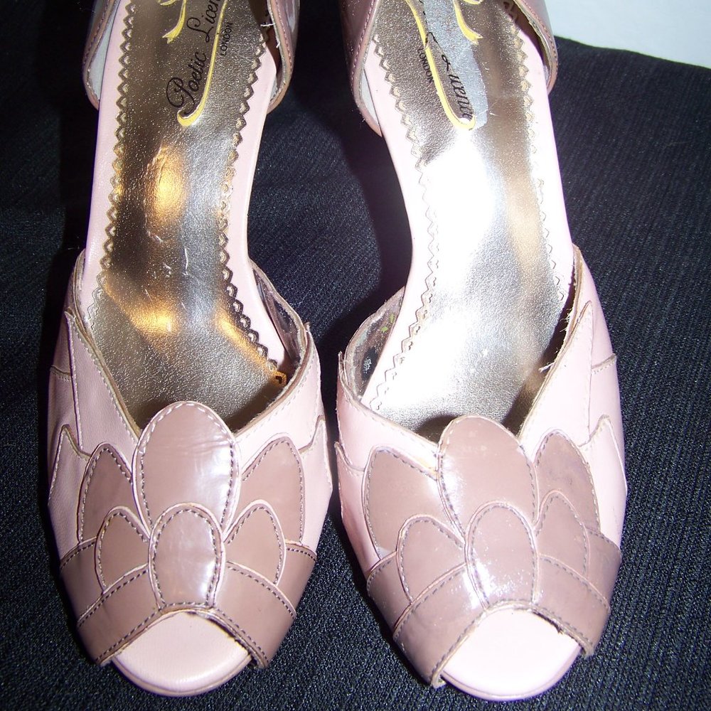Poetic License Cream/Tan Feel The Rhythm Platforms
